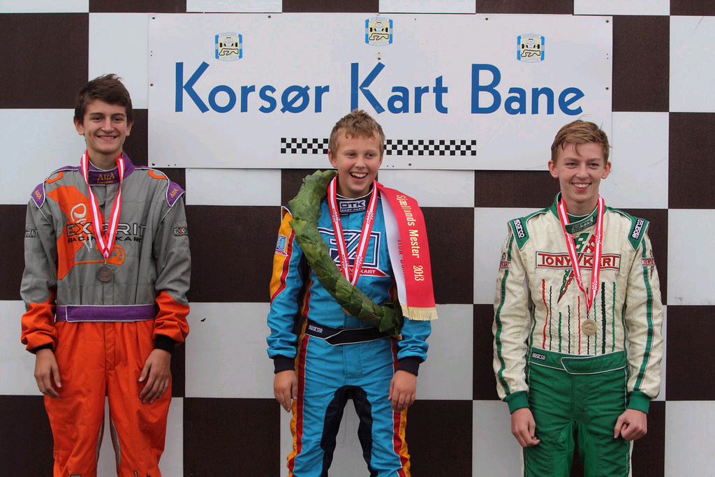 Sebastian på podiet
(Foto: SAH Karting)